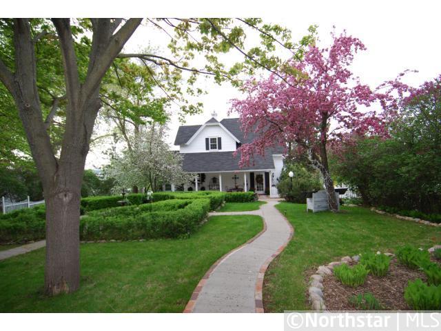 40 N Pine St, Waconia, MN 55387