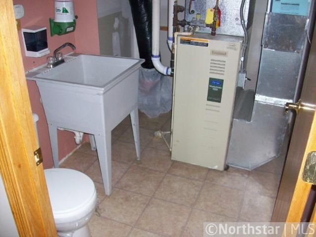 1029 Orchard St E, Belle Plaine, MN 56011