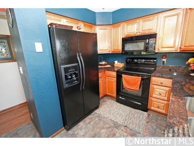 112736 Hundertmark Rd, Chaska, MN 55318
