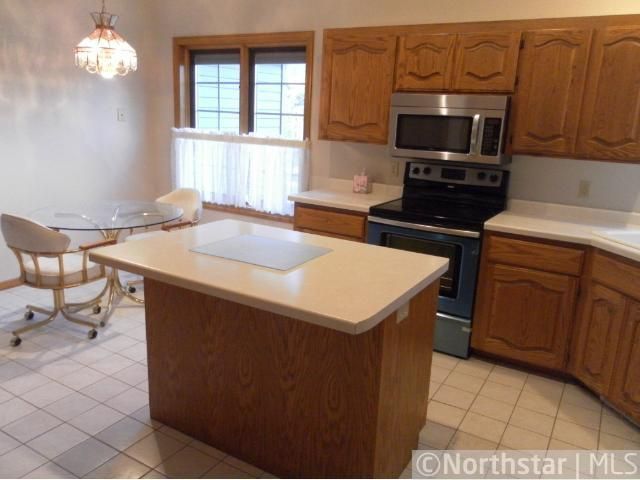 2240 Wyndemere Ln, Eagan, MN 55122
