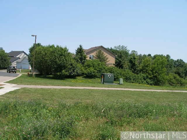 2490 Schneider Ct, Chaska, MN 55318