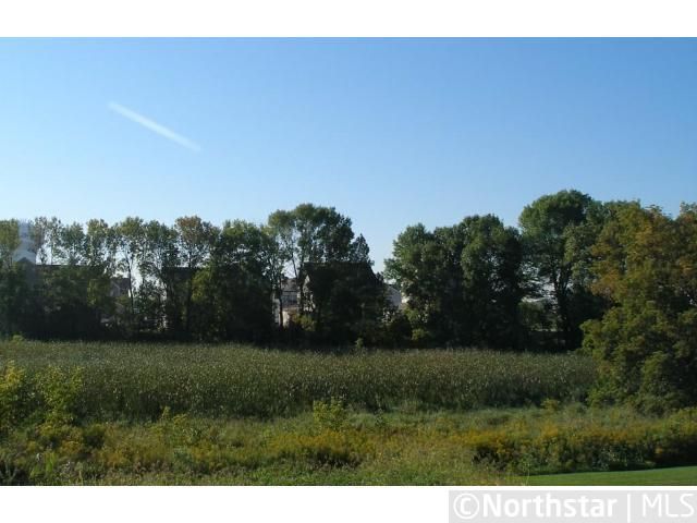 2490 Schneider Ct, Chaska, MN 55318