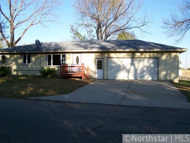 8635 240th St E, New Trier, MN 55031