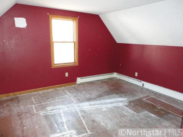 209 3rd St NE, Osseo, MN 55369