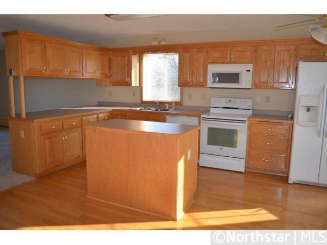 14 Nina Ct, Isanti, MN 55040