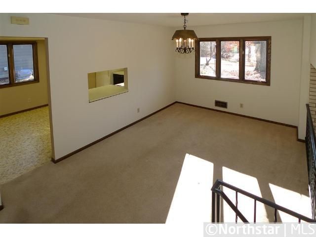 1040 Carlton Dr, Shoreview, MN 55126