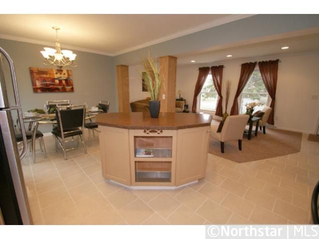 866 Wescott Sq, Eagan, MN 55123