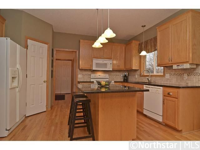 1757 Windsor Dr S, Shakopee, MN 55379