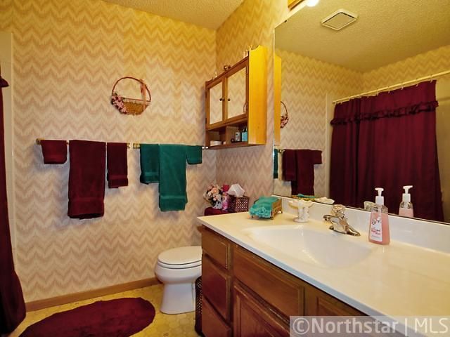 397 Knopp Valley Dr, Winona, MN 55987