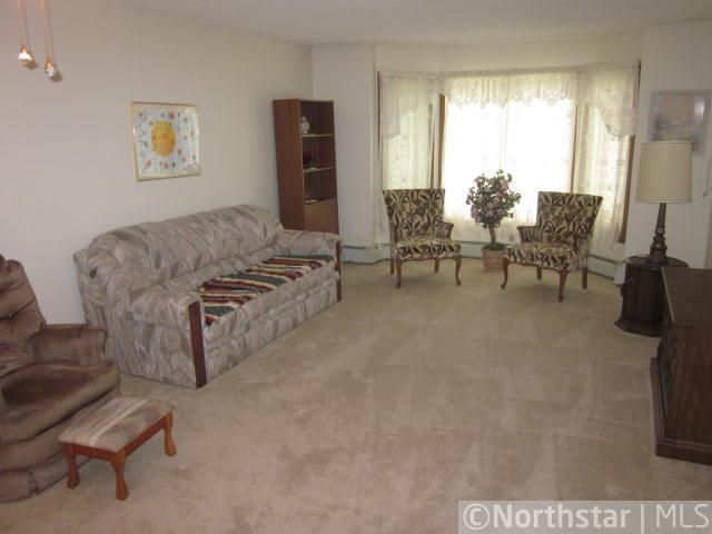 2210 E 40th St #107, Minneapolis, MN 55407