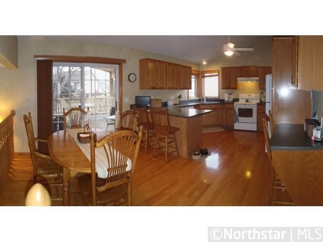 8464 Colton Ave, Woodbury, MN 55125