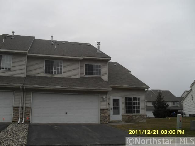 2275 Cascade Dr #19, Shakopee, MN 55379