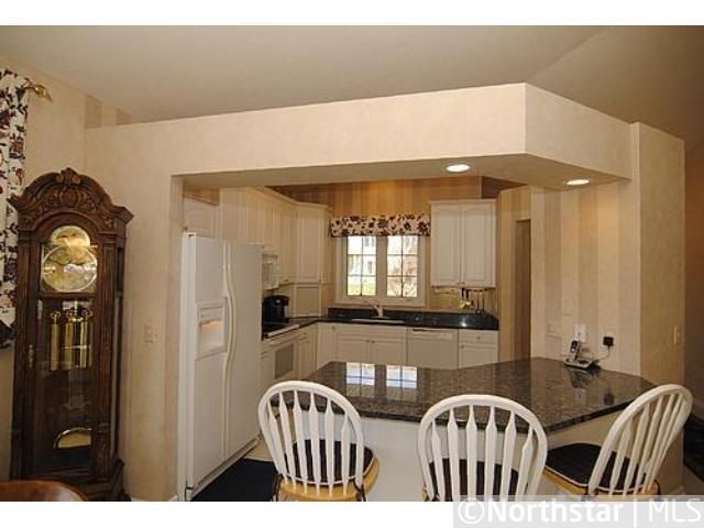 13369 Hummingbird Ln, Apple Valley, MN 55124