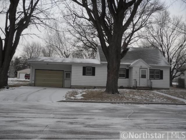 119 Pine St N, Lester Prairie, MN 55354