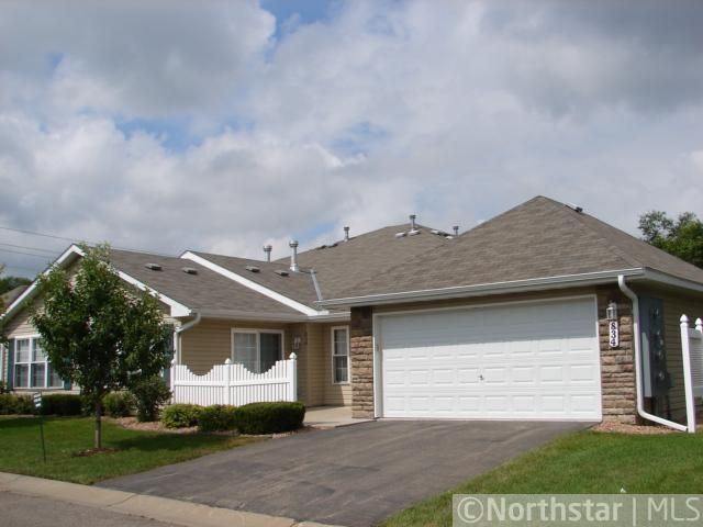 834 Roundhouse St, Shakopee, MN 55379