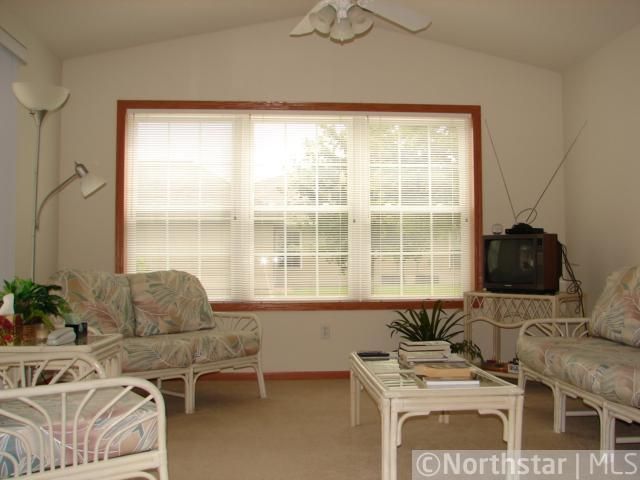 834 Roundhouse St, Shakopee, MN 55379
