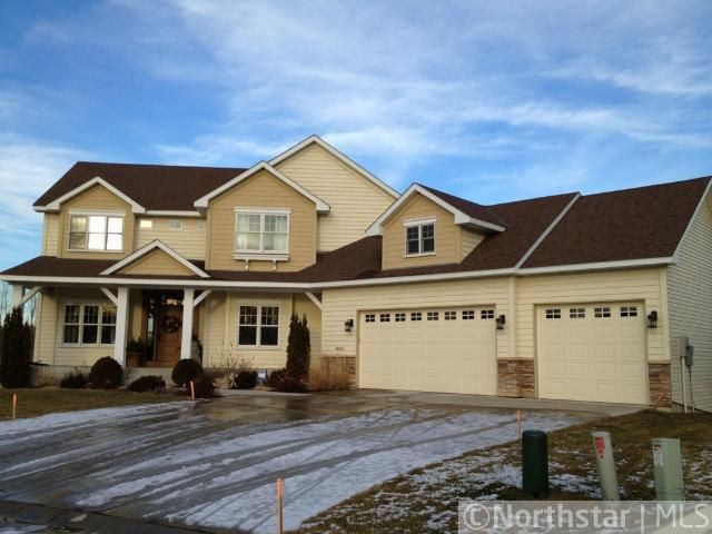 1464 Sophia Cir, Chaska, MN 55318