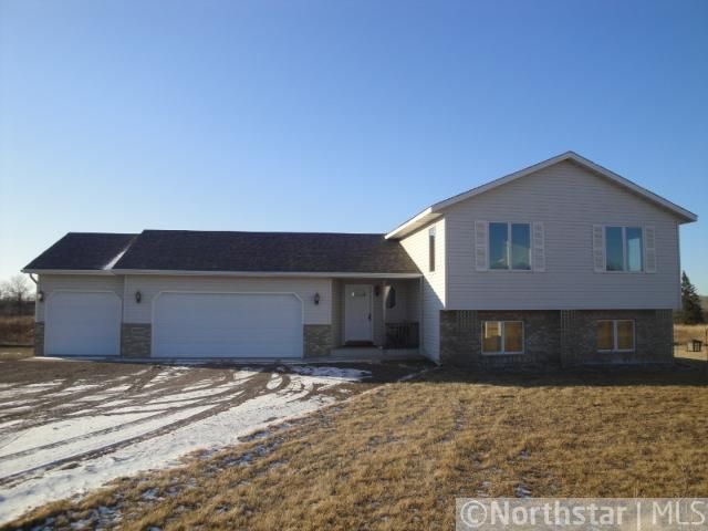 8457 145th Ave, Milaca, MN 56353