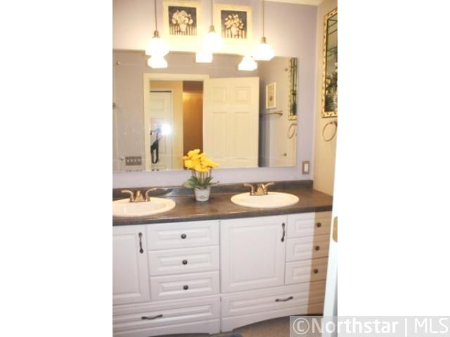 1716 Mcknight Ln #53, Maplewood, MN 55109