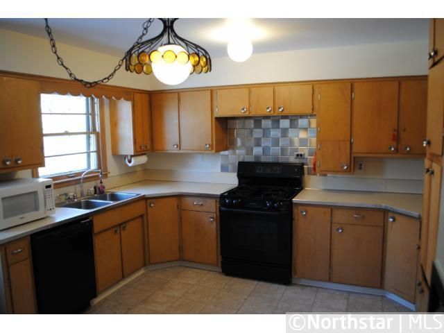3289 Emmert St, Shoreview, MN 55126