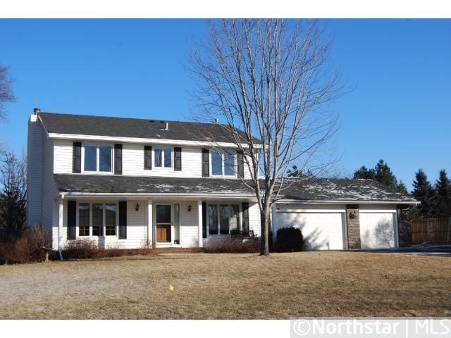 10519 W Riverview Dr, Eden Prairie, MN 55347