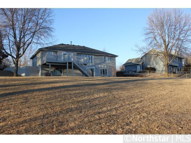 7080 Redwing Ln, Chanhassen, MN 55317