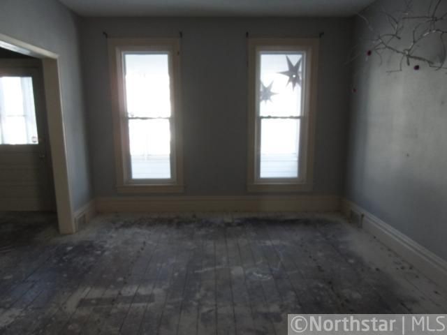 994 Beech St, Saint Paul, MN 55106