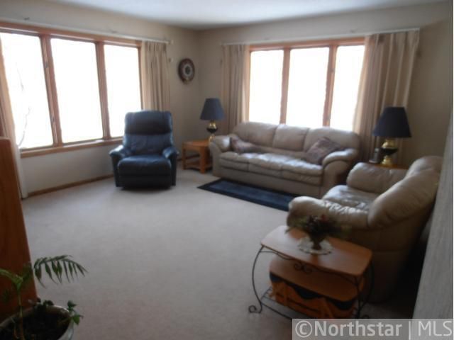 22200 Poppy St NW, Oak Grove, MN 55303