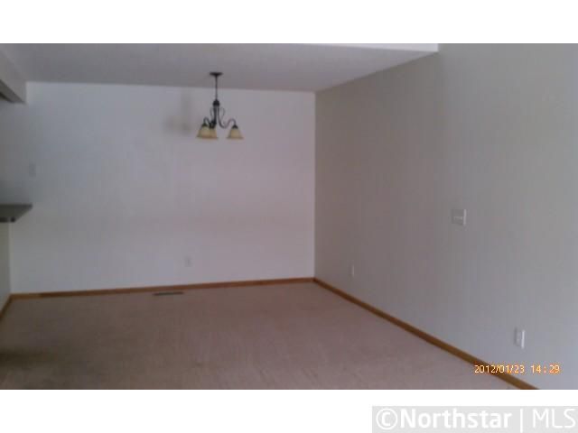 2145 Flamingo Dr, Shakopee, MN 55379