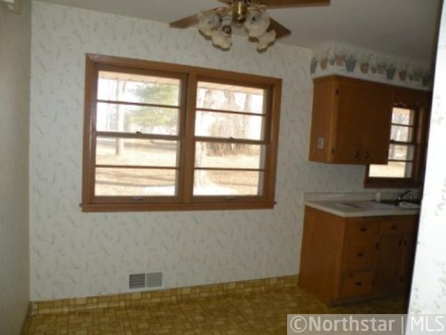2350 Xylon Ave N, Golden Valley, MN 55427