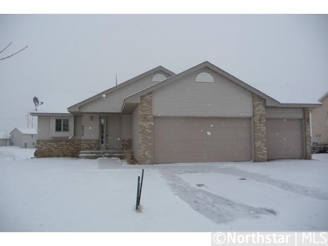 9938 Prescott Dr, Monticello, MN 55362