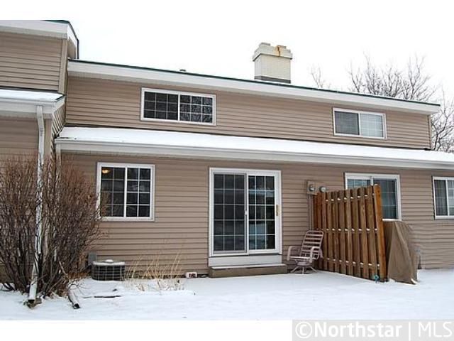 1647 River Bluff Ct, Eagan, MN 55121