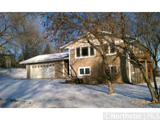 6130 Hillsdale Dr, Mound, MN 55364