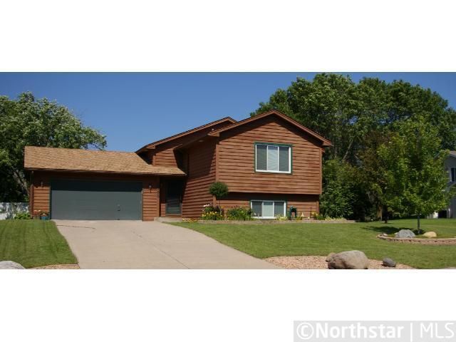 1585 Bender Rd N, Chaska, MN 55318
