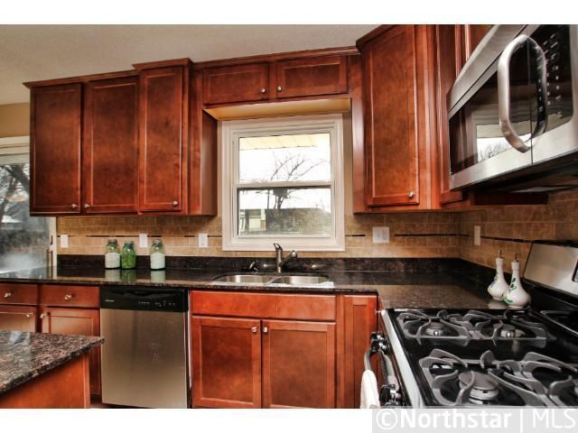 3601 W 83rd St, Bloomington, MN 55431