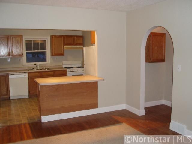 956 Kennard St, Saint Paul, MN 55106