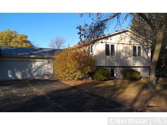 8141 Florida Ct N, Brooklyn Park, MN 55445