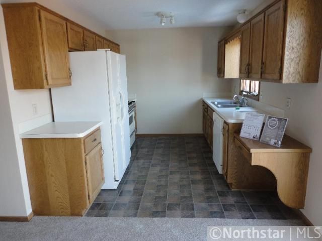 950 99th Cir NE, Blaine, MN 55434