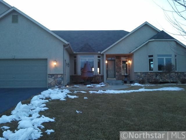 2942 White Eagle Dr, Woodbury, MN 55129