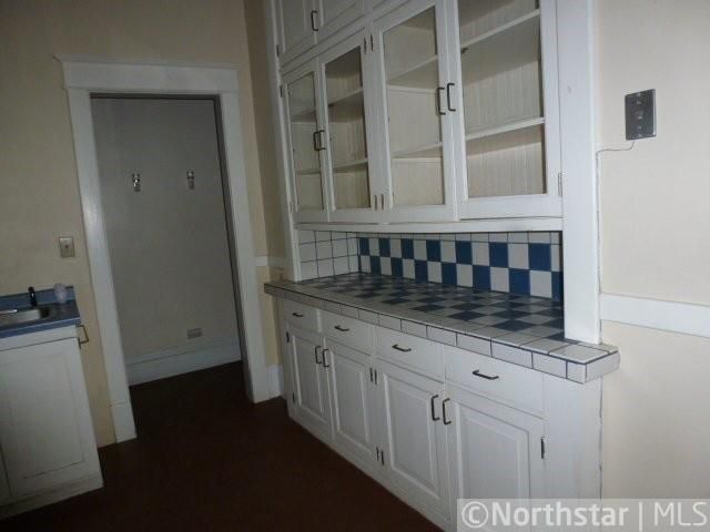 806 Ashland Ave, Saint Paul, MN 55104