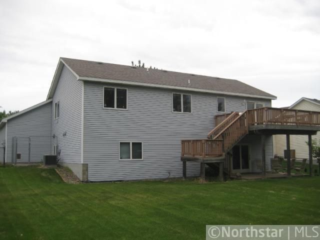 2927 Meadow Brook Dr, Woodbury, MN 55125