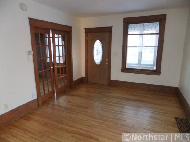 1486 Charles Ave, Saint Paul, MN 55104