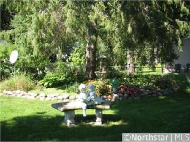 233 Moonlite Dr, Circle Pines, MN 55014