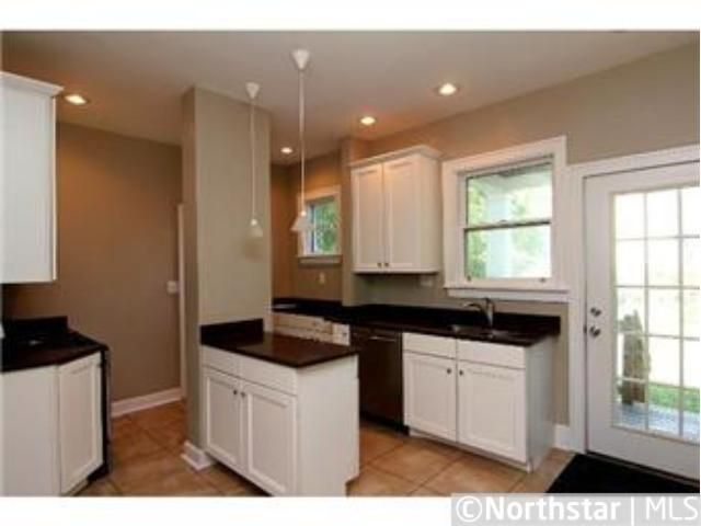 805 Laurel Ave, Saint Paul, MN 55104