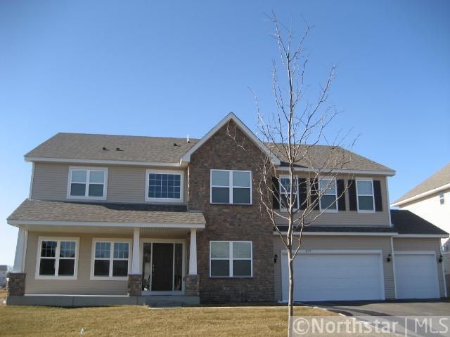 1155 Moers Dr, Chaska, MN 55318