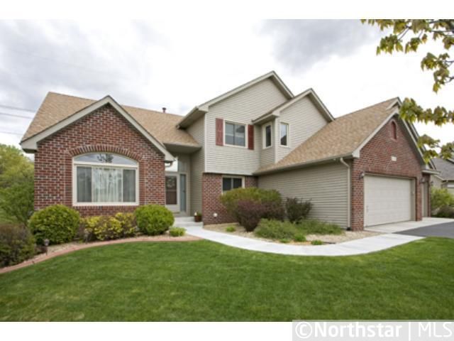 10774 Amherst Ct, Inver Grove Heights, MN 55077