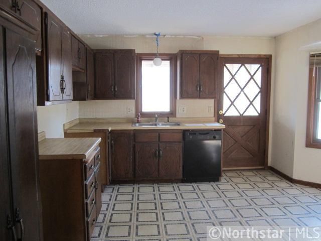 11241 Partridge St NW, Coon Rapids, MN 55433
