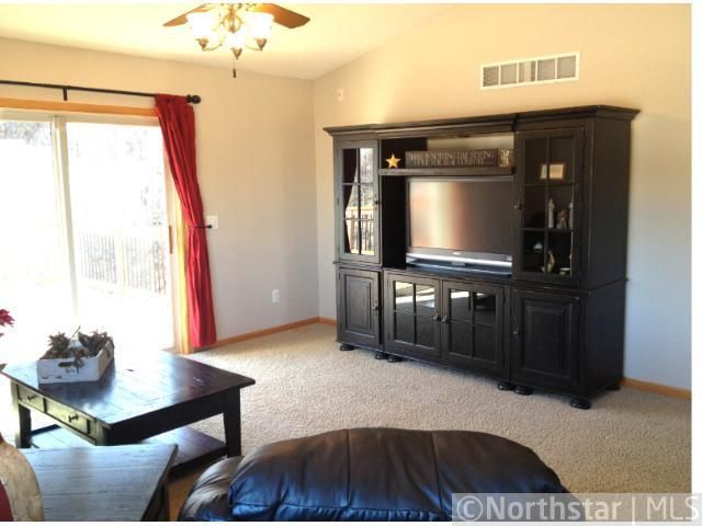 3916 Landings Dr, Minnetrista, MN 55375