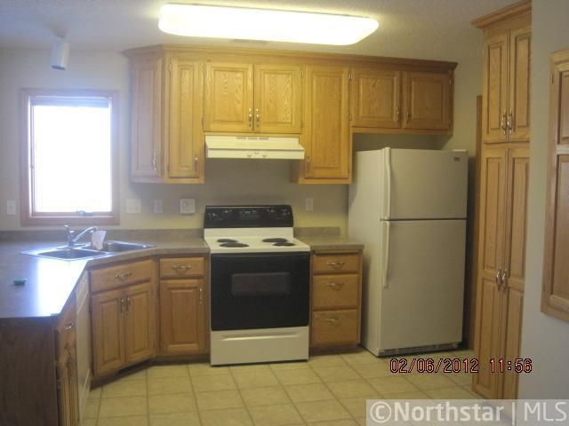 15162 Cates Lake Dr, Shakopee, MN 55372