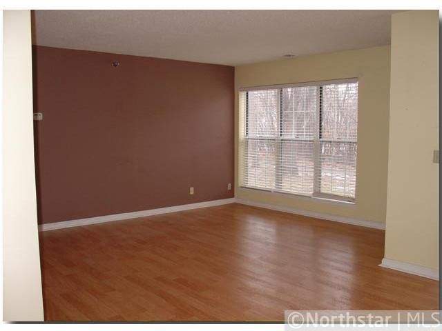 6040 Chasewood Pw #001, Minnetonka, MN 55343